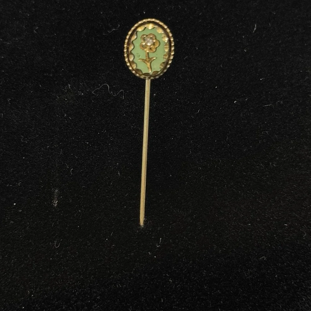 Vintage Costume Jewelry Gold Toned Oval Silhouette Green W Rose Center Lapel Pin